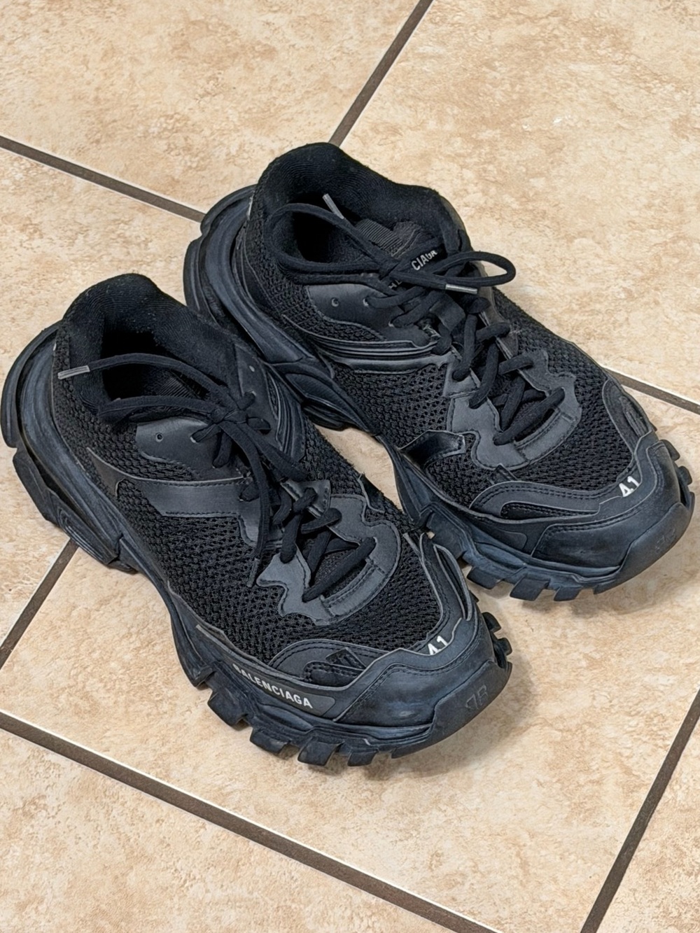 Trac Men's Black Chunky Trail Sneakers
